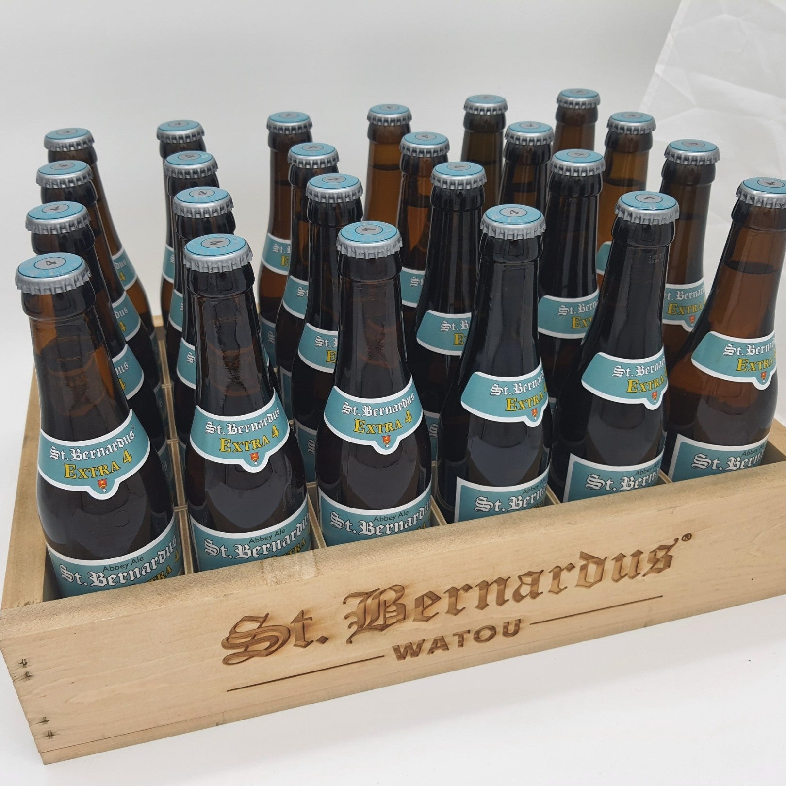 St. Bernardus Extra 4 24und. + Caja de Madera Edición Limitada